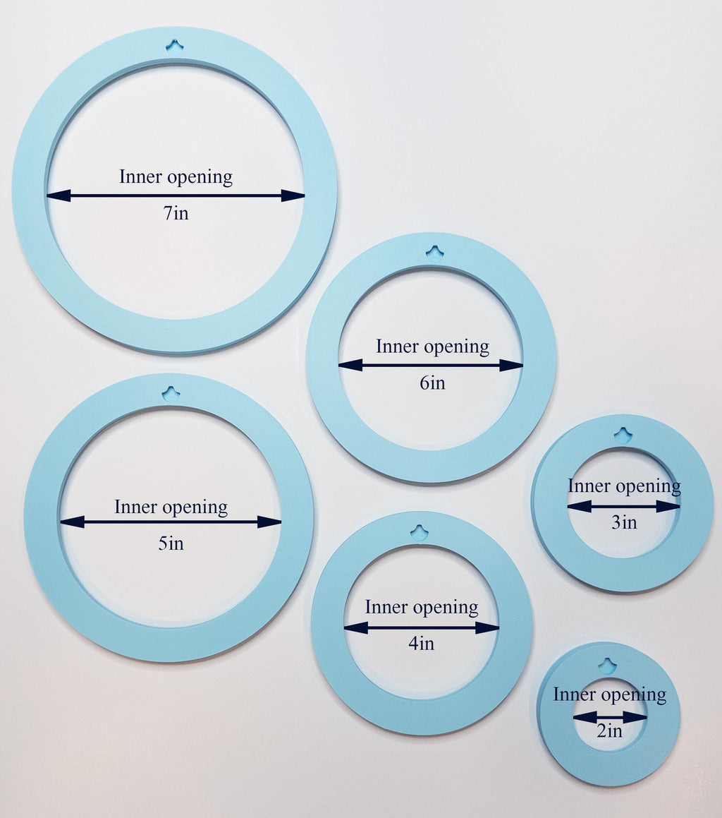 Magnetic Cross Stitch Round Frame: White Needlework Display with Stand