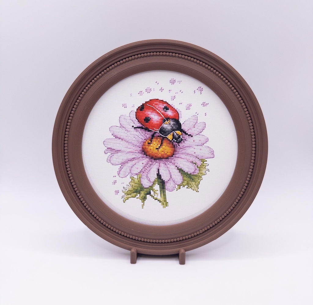 Magnetic Cross Stitch Round Frame: Beige Needlework Display with Stand